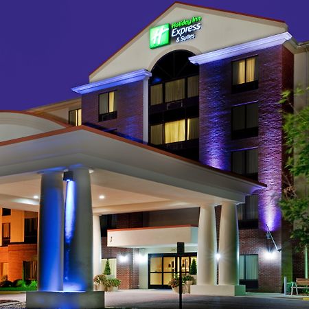 Holiday Inn Express & Suites Chesapeake By Ihg Exterior photo