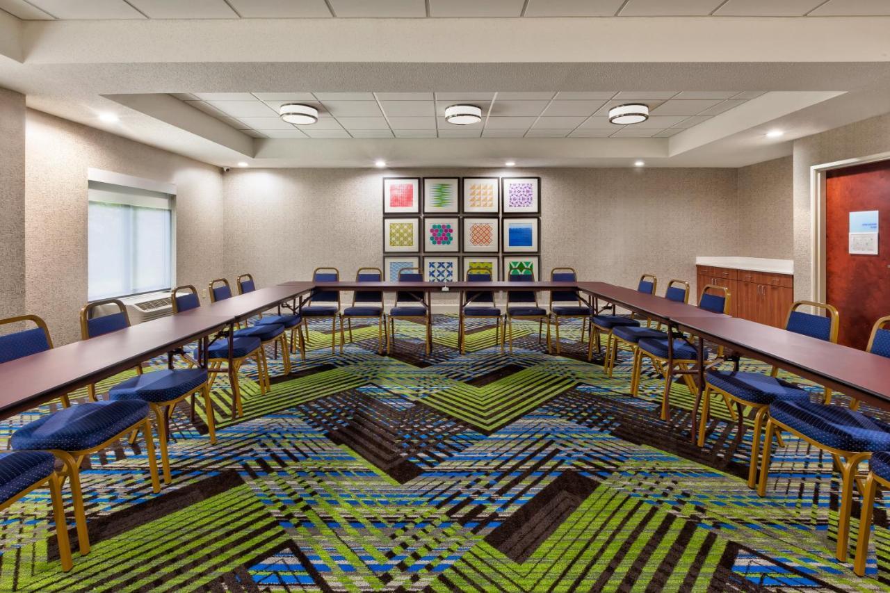 Holiday Inn Express & Suites Chesapeake By Ihg Exterior photo